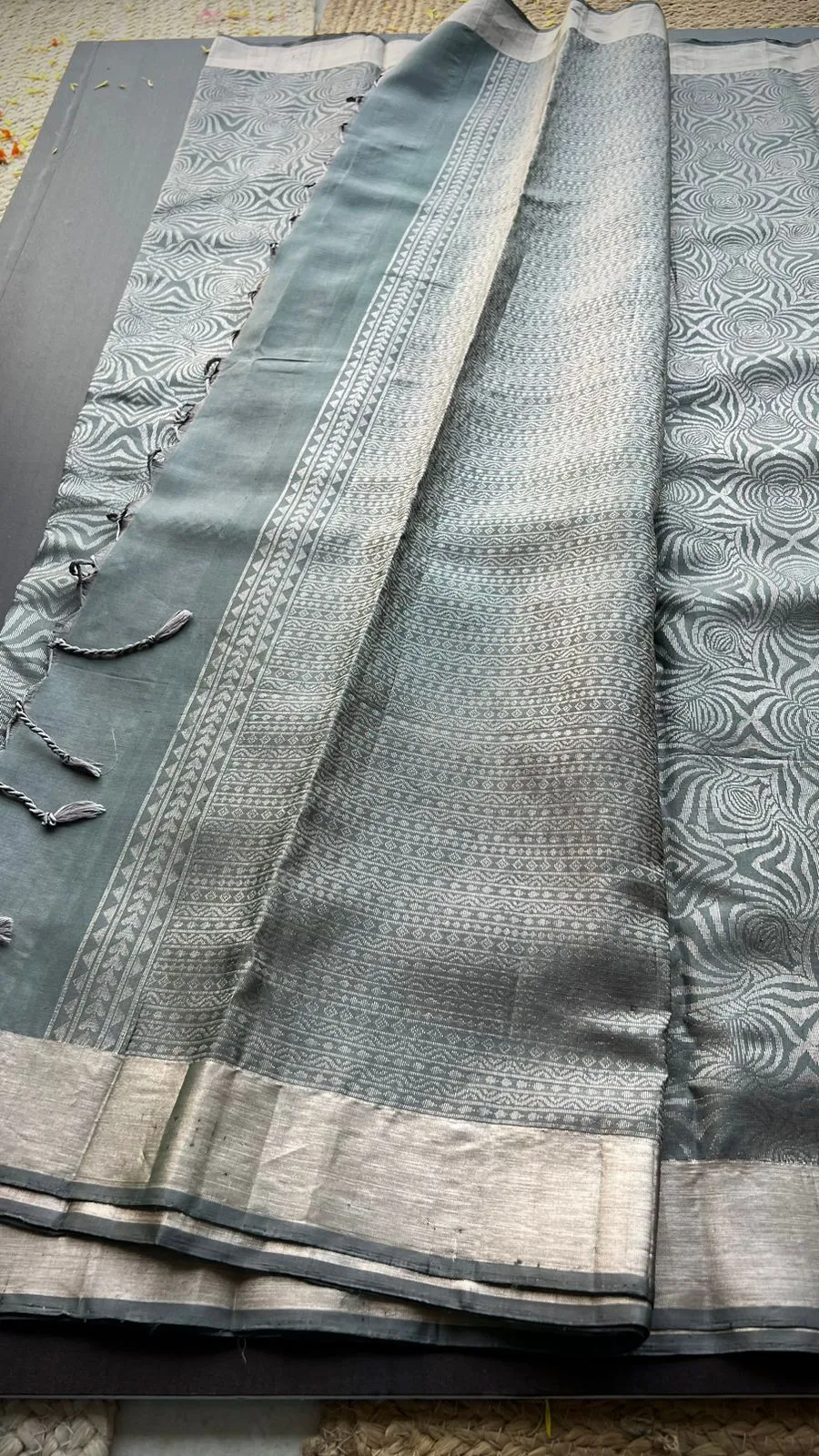 Grey silver kanjivaram silk saree with blouse